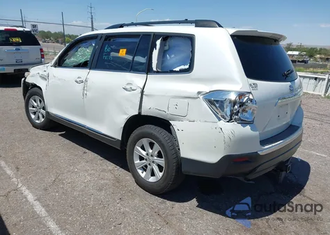 2012 Toyota Highlander Se V6 z USA, uszkodzony, nr VIN 5TDBK3EH3CS135784